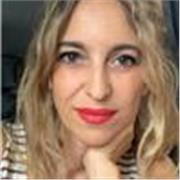 Insegnante con esperienza decennale di italiano, storia e geografia alle medie (secondaria di primo grado) anche per dsa/ bes e stranieri. Insegno anche a costruire un solido metodo di studio