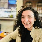 Con cinco años de experiencia docente en España y otros nueve años en
Canadá, sigo aprendiendo a ayudar a cada alumno de forma personalizada,
desarrollando planes de trabajo individuales y presentando actividades comprensibles
y estimulantes que faciliten