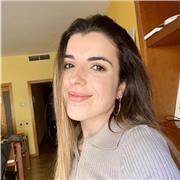 Soy una chica entusiasta y con mucho ambición por el estudio.