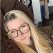 Professeure de français niveau primaire, récemment diplômée du baccalauréat, je propose des cours de français en ligne, adaptés au