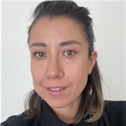 Profesora de artes culinarias, licenciada en Gastronomía. 
Clases a aficionados y nivel licenciatura