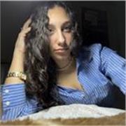 Sono solare e pronta ad aiutarti per qualsiasi esigenza. Amo stare intorno alle persone e mettere allegria a chi mi sta intorno 