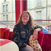 Etudiante en classe préparatoire de Lettres modernes - Professeur français