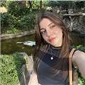 Kendimi sabırlı, anlaşılır anlatmaya özen gösteren biri olarak tanımlarım. Derslerim her seviyedeki öğrencilere yönelik olabilir.