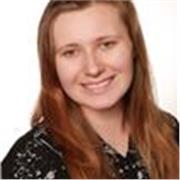 Wirbelsäulengymnastike Trainerin um online es anzubieten oder alternative Kurse für Schüler.
