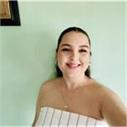 Maestra de apoyo en educación para niños de primaria