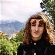 Batterista Diplomato all'accademia Nam di Milano, impartisce lezioni di batteria a Torino