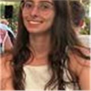 Estudiante de Periodismo y Comunicación Audiovisual. Tengo un nivel C1 de inglés y soy paciente y comprensiva.