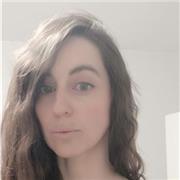 Profesora titulada de educación primaria y trabajo social. Certificado de C1 de euskera y B2 de inglés. Amplia experiencia en una