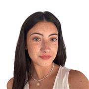 Profesora de clases para cualquier tipo de edad, que actualmente está cursando una carrera universitaria de Enfermería.