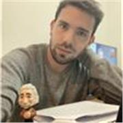 Profesor universitario de psicología imparte clases online de las materias relacionadas al área