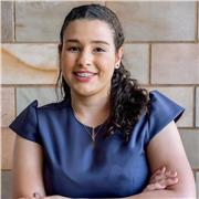 Professora de Língua Portuguesa, Redação e Literatura