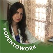 Laureata in lingue e letterature europee impartisce lezioni a studenti di vario ordine e grado