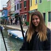 Estudiante de máster de ingeniería industrial con conocimientos adecuados en la enseñanza de asignaturas de ciencia