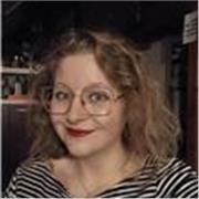 Diplômée d'un master Stratégie Internationale et Diplomatie, je propose des cours d'Anglais, de Français et de littérature.