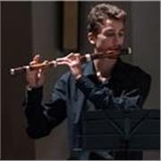 Diplomato al conservatorio con 110 e lode con menzione d'onore, offro lezioni di flauto traverso e teoria musicale