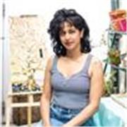 I’m an expressive art workshop facilitator, guiding people who want to explore their creativity and express themselves through art
