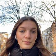 Je donne des cours de soutien scolaire et je peux aider pour les devoirs de la primaire à la seconde. J’ai 19 ans et suis actuellement en études vétérinaires