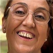 No tengo experiencia pero sé que te puedo ayudar. Tengo una hija profesora y sé muy bien como enseñar