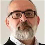 Profesor titulado en fotografía y video documental con amplia experiencia laboral y docente online y presencial