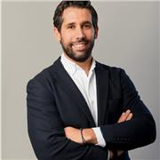 Profesor doctor den Ciencias de la Información con experiencia impartiendo clases de Marketing en grados oficiales.