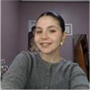 Profesora particular de inglés titulada con un C2 en Cambridge y con titulación en Bachillerato, dispuesta a enseñar tanto a niños como adultos