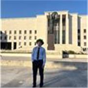 Diplomato con lode al liceo scientifico e dottore magistrale con lode in Scienze Storiche. Propongo lezioni in Italiano, Inglese, 