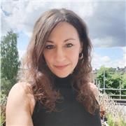 Creative, playful and empathic Coach ready to support yo find strategies to reach your goals. Skilled Dance and Yoga teacher.