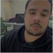 Professor de Português com grande experiência em ensino fundamental e médio