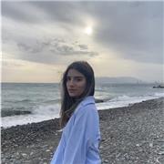 Soy una estudiante de ingeniería y puedo dar clases tanto de matemáticas como de física, y química a todos los niveles de la eso y bachiller