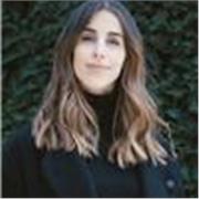 Graduada en Bellas Artes y artista enseña esenciales de dibujo y pintura