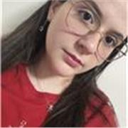 Olá, sou Gianna e dou aula de química e biologia para adolescentes que precisam de reforço escolar. Faço faculdade de medicina