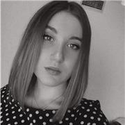 Profesora de materias de ciencias e inglés con matrícula de honor en bachillerato científico y estudiando Medicina en inglés en Valencia. Soy muy entusiasmada en lo que hago y con mucha energía y diversión para compartir