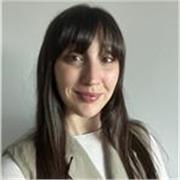 Laureata in economia impartisce lezioni di Microeconomia