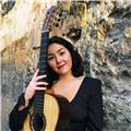 Profesora de guitarra y lenguaje musical