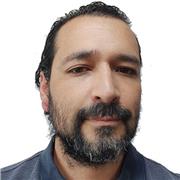 Hispanischer Muttersprachler bietet Spanischunterricht für die Grundschule mit personalisierter Lehrmethode.