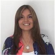 Profesora de Psicología con formación de posgrado y más de una década dictando clases en todos los niveles y edades.