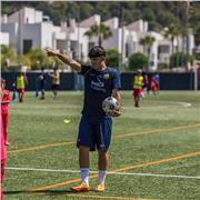 Flexible y con ganas de hacer enseñar futbol