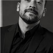 Coach con amplia experiencia de vida y resiliencia ofrece sesiones particulares.