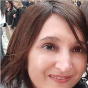 Laureata in giurisprudenza, professionista in ambito giuridico da vent'anni offre lezioni online di diritto e latino