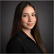 Profesora joven de Comunicación para niños de todas las edades