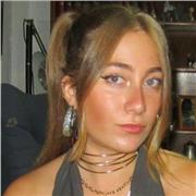 Profesora particular de idiomas (inglés, castellano y francés), y otras materias como matemáticas.