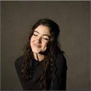 Studentessa di cinema e offro ripetizioni di italiano