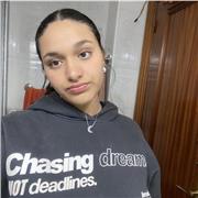 Me defino como una persona paciente y apasionada por la enseñanza mi meta es algún día poder enseñar a los niños.