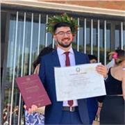 Laureato in Lingue impartisce lezioni d'inglese (B1-B2)