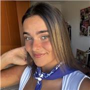 Soy estudiante de educación infantil en la universidad de Leioa. Considero que soy una persona cercana a los niños y me gustaría poder enseñarles y ayudarles con lo que necesiten, consiguiendo así mejores resultados