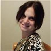 Soy una persona paciente que puede ayudar a niños que necesiten ayuda con el idioma inglés.