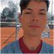 Profesor de Tenis, ex competidor junior y escalafón