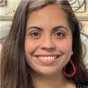 Doy clases de inglés e historia a niños pequeños y a chicos de secundaria
