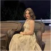 Dou aula de Língua Portuguesa e Literatura para alunos do sétimo ao primeiro ano do ensino médio